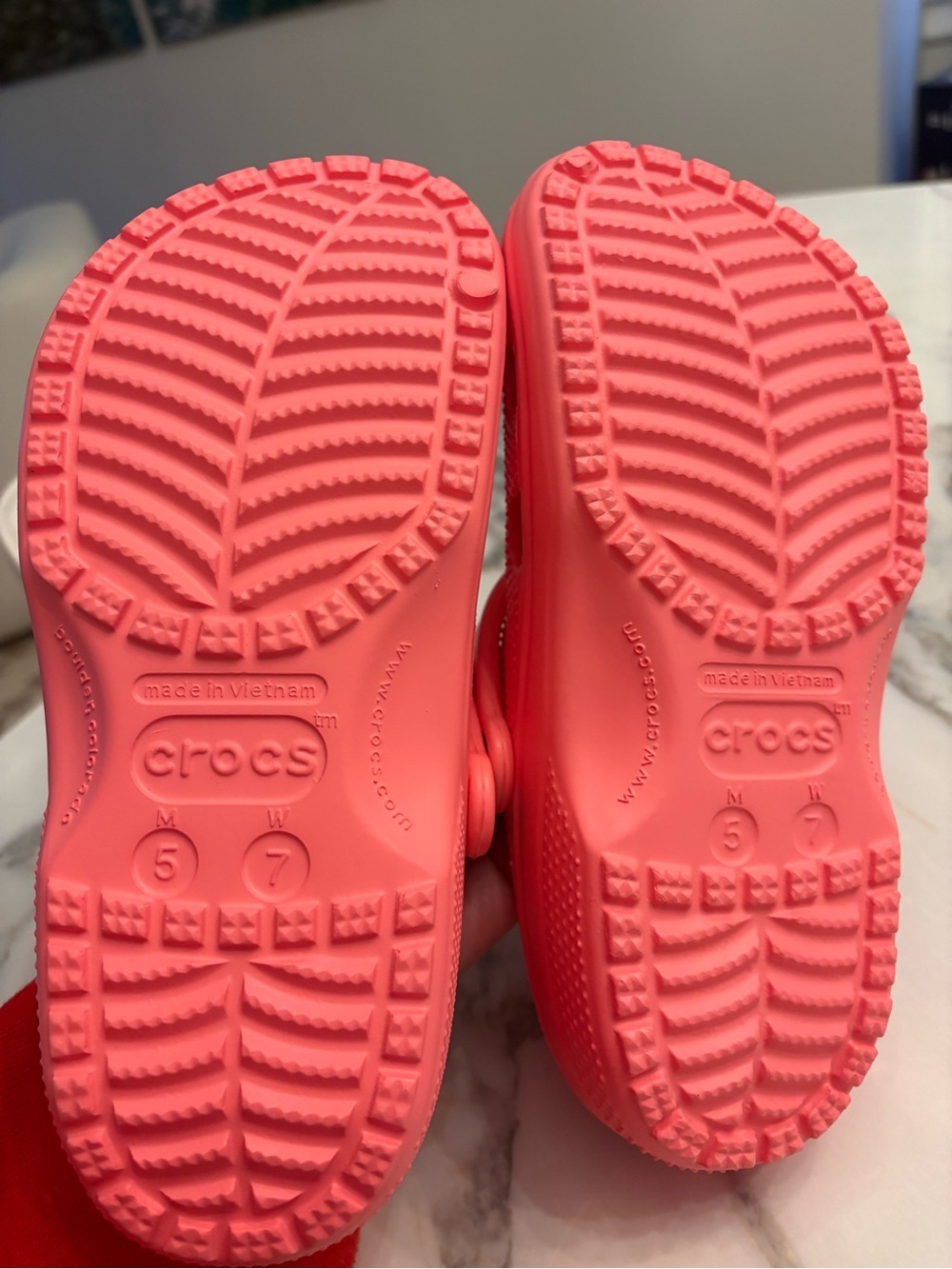 CROCS Kids Classic Clog in Coral - Picture 3 of 3